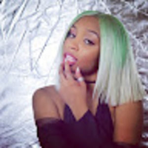 Meet your Posher, Emerald